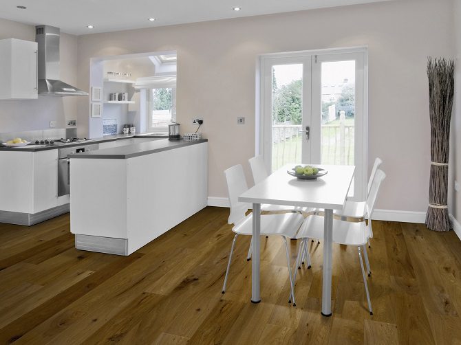 Traditional Collection - Como Oak Rustic - 1
